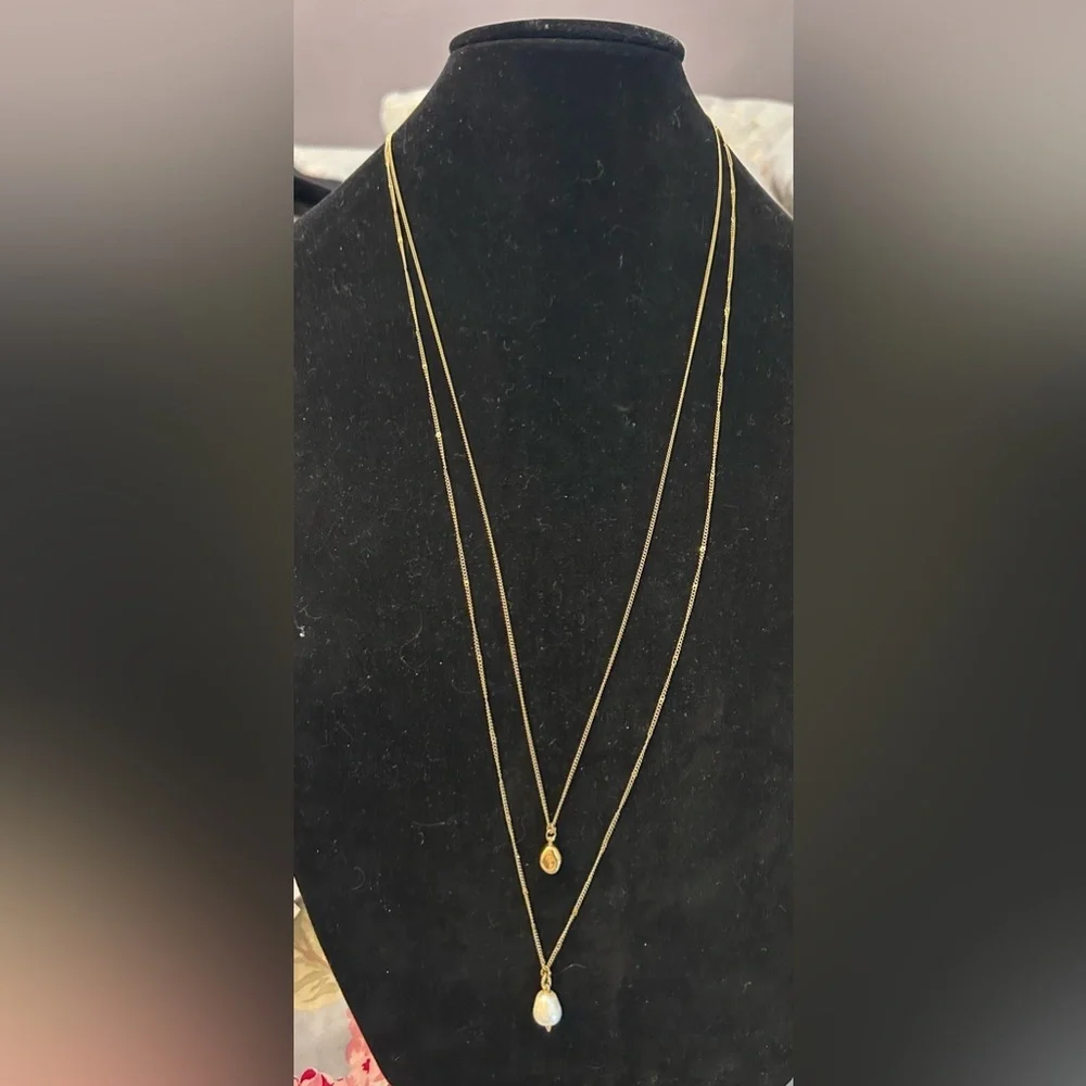 Stella & Dot ~ delicate double pearl pendant necklace in gold tone